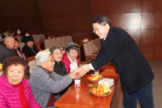 桓台县人民医院举行老干部迎新春团拜会