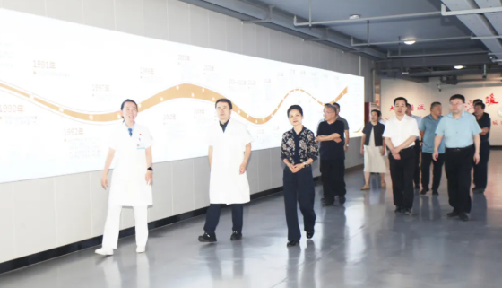 县人大调研组到县医院开展专项调研
